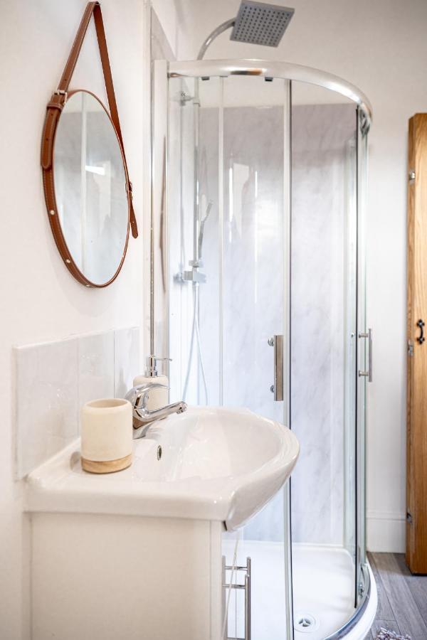 Cozy 1-Bedroom Apartment In The Heart Of Barnsley Town Centre Ngoại thất bức ảnh