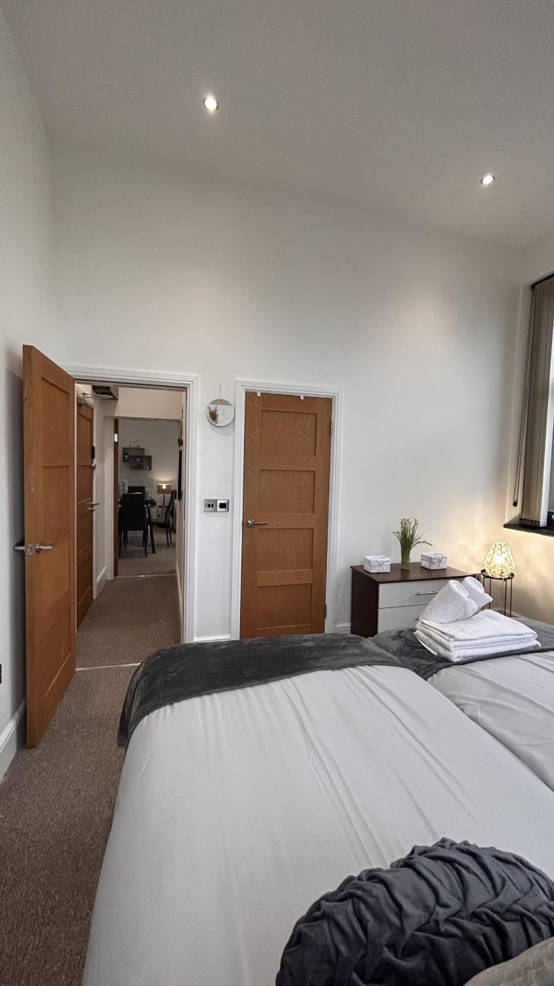Cozy 1-Bedroom Apartment In The Heart Of Barnsley Town Centre Ngoại thất bức ảnh